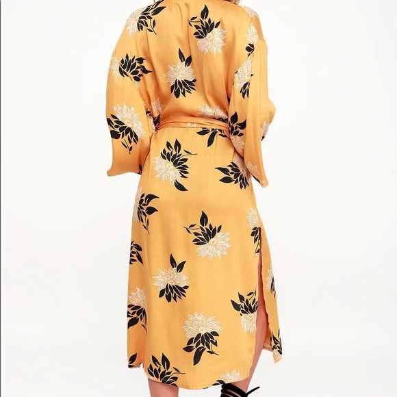 Yellow Floral Print Kimono - Picture 2 of 4